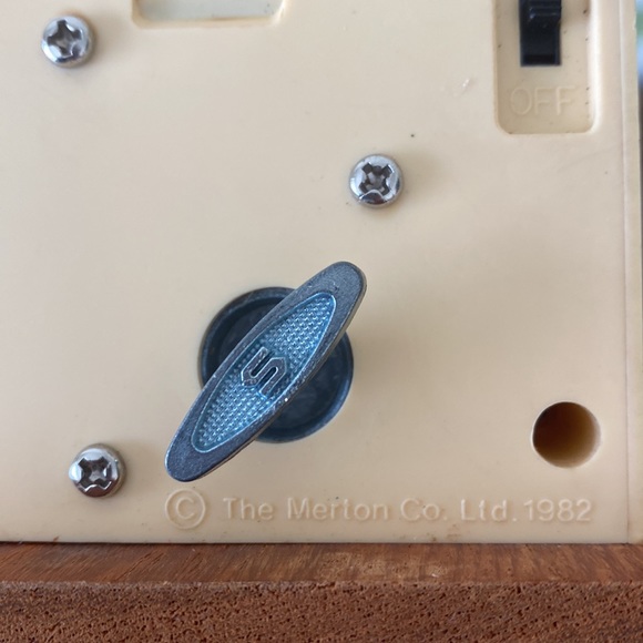 Vintage Angel Organ Player Music Box Ave Maria - Made in Hong Kong 1982 - Picture 9 of 9